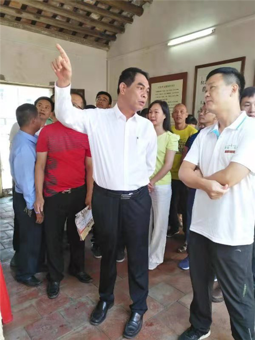 海丰县委书记等领导到丘东平故居缅怀革先烈并巡查指导假日旅游工作