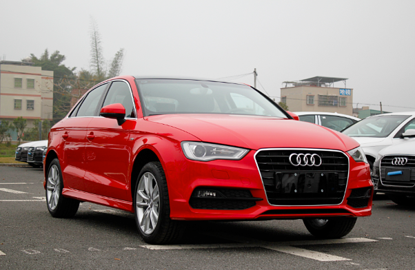 朝三暮四豪华之争实拍奥迪a3三厢车