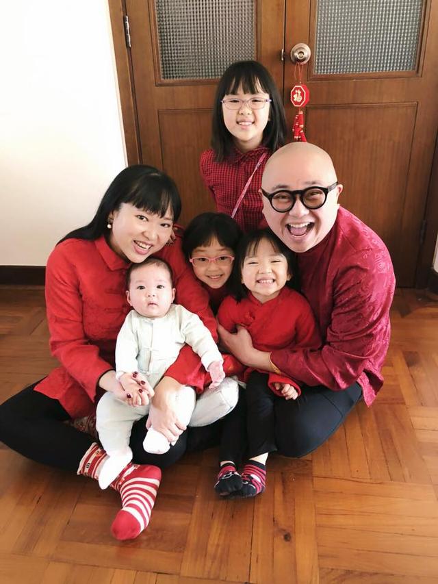 囝囝湿疹成身红肿有好转 男星感恩夸儿子好看
