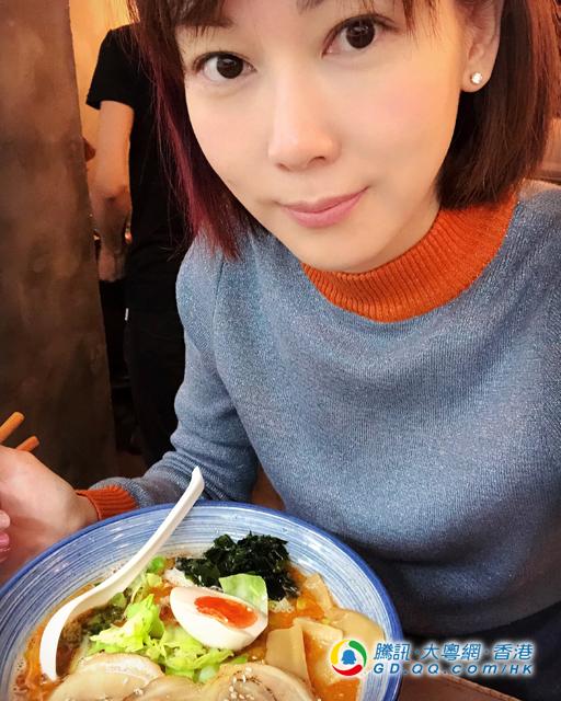 陈美诗宣称减肥后第二天,就立马去吃拉面.(图片来源:陈美诗个人主页)