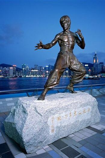 李小龙的雕像,作为华人当然必看.(图片来源:星光大道主页)