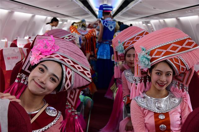 桂林千古情7月即将亮相 演员机场上演穿越大戏