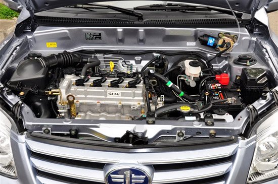 一汽夏利n5现金优惠3000元:店内有现车