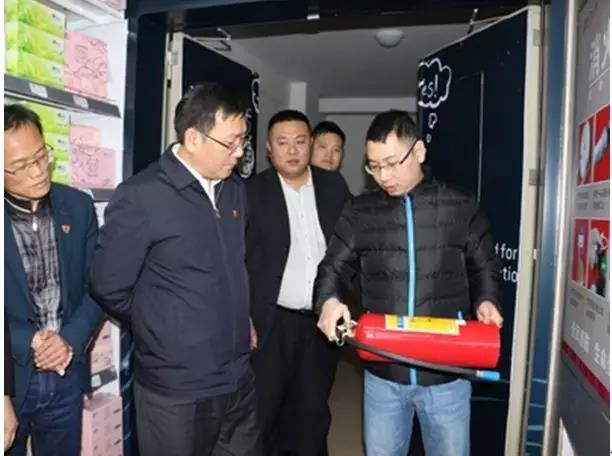 源城区孔德胜区长率队开展春节前安全生产检查