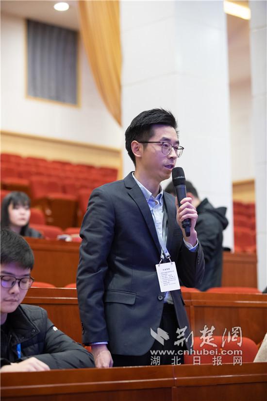 记者刘建维 摄"南漳整县摘帽后如何巩固和提升脱贫成果?