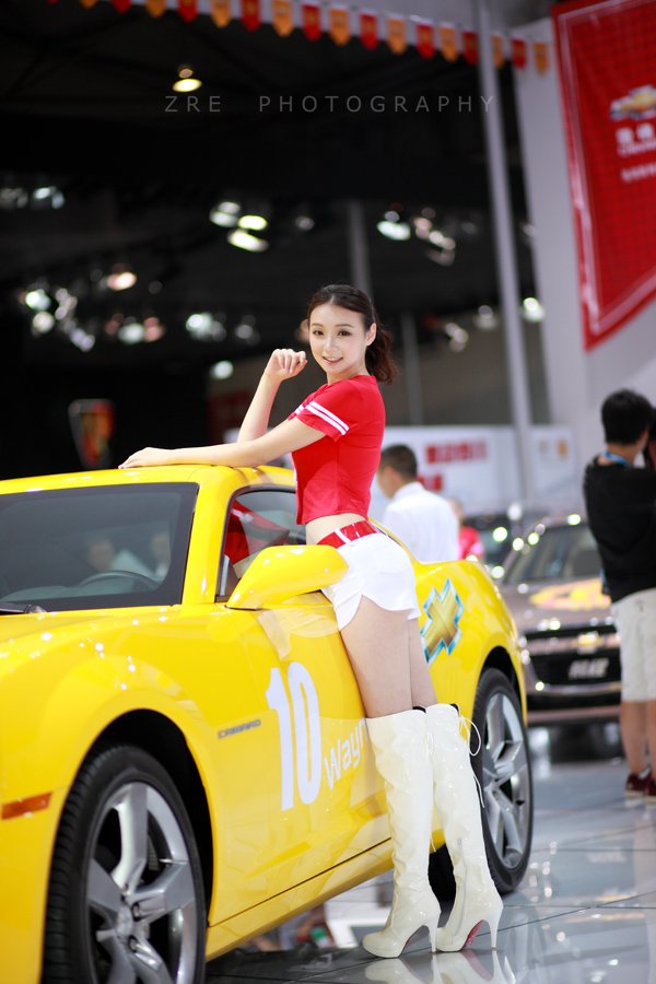 2012成都车展上,露乳真空渔网衣布条装各种玩过的没玩过的齐齐出现