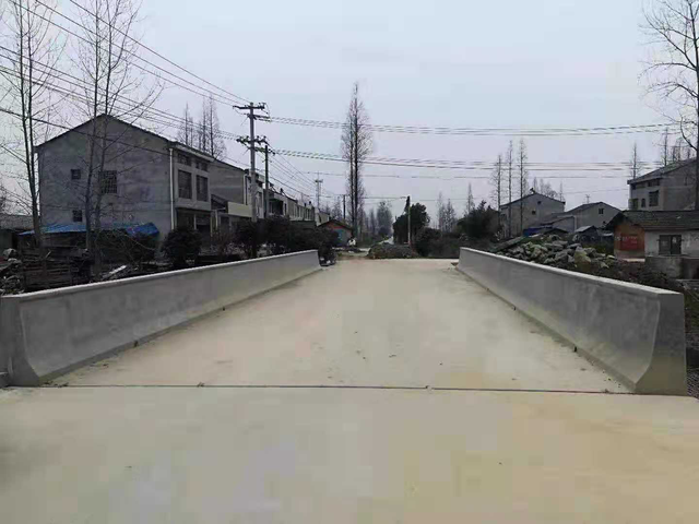 夢想 楚鏡 楚美人 財知道 據瞭解,該橋坐落於潛江市楊市街道新廟村