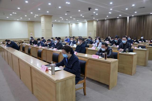 江汉区召开统筹推进疫情防控和经济社会发展工作会议