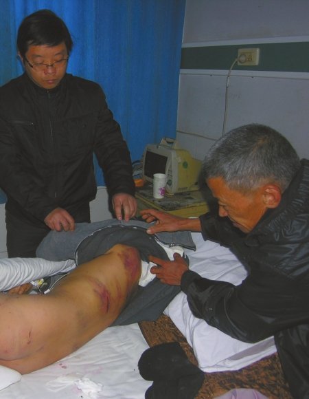 11岁男孩被逼舔脚趾 盘点现实古惑仔