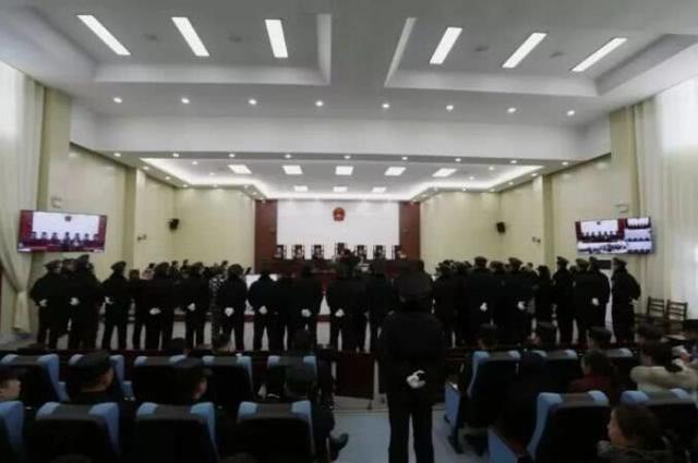 孝感一黑社会组织被公开宣判主犯获刑24年