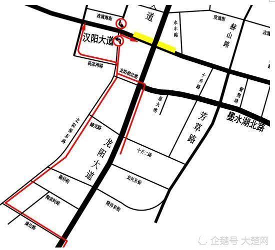 赫山路,永丰路,玫瑰街,墨水湖北路绕行,或通过跨线桥直行后在汉阳大道