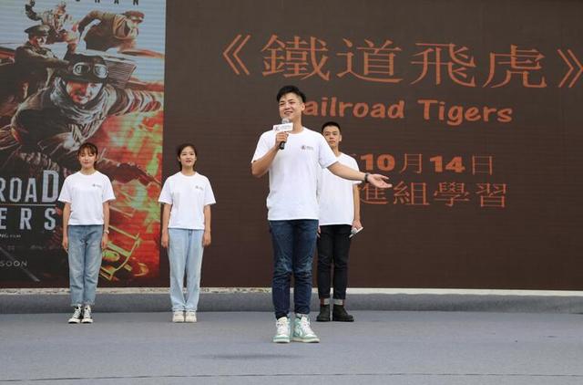 武汉设计工程学院毕业典礼 成龙院长带来精彩一课