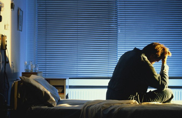 网络传言半夜老醒真的是肝癌先兆吗?