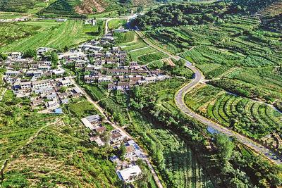 秦皇岛：一条串起致富希望的旅游路