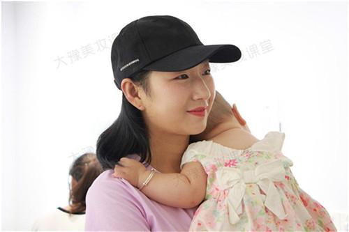 生完孩子成邋遢少妇郑州宝妈做了这件事秒变回少女