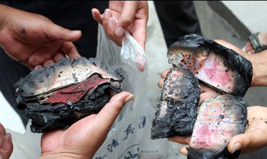 家中爆炸18万烧成灰 爱心在持续救人英雄已出院