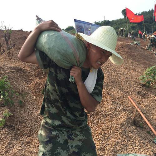 武警驻豫官兵内心独白:救灾不要告诉我爸妈