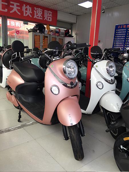 60v20a,一次充电近8小时,可跑近80公里,售价3980元; 5,森地 1)名称:小