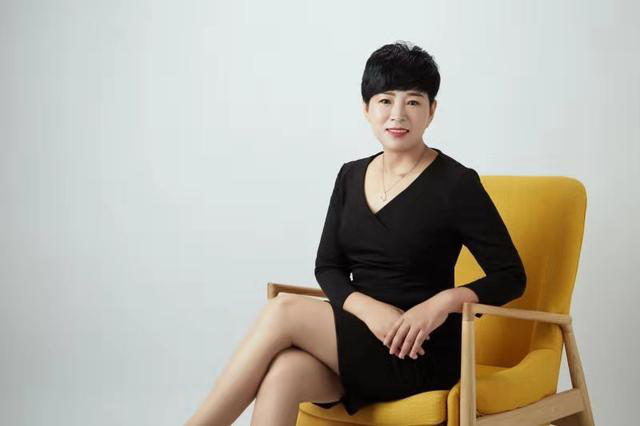 王淑芳从摆摊小贩到布鞋女王