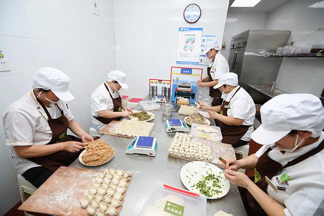 打造良心厨房 郑州首家4d饺子店厨房验收完美落幕