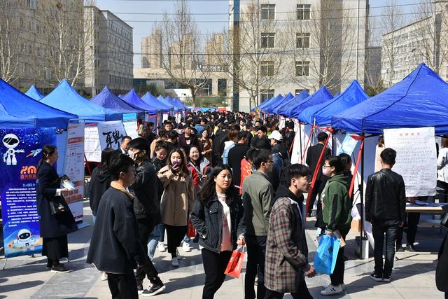 生就業專場雙選會暨黃河科技學院2019屆畢業生春季就業雙選會隆重舉行