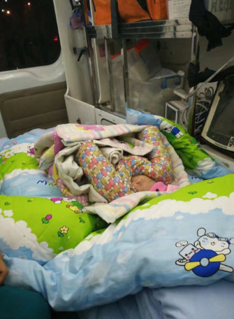 有网友爆料称,一个出生不到10天的婴儿被遗弃在郑州惠济区一医院