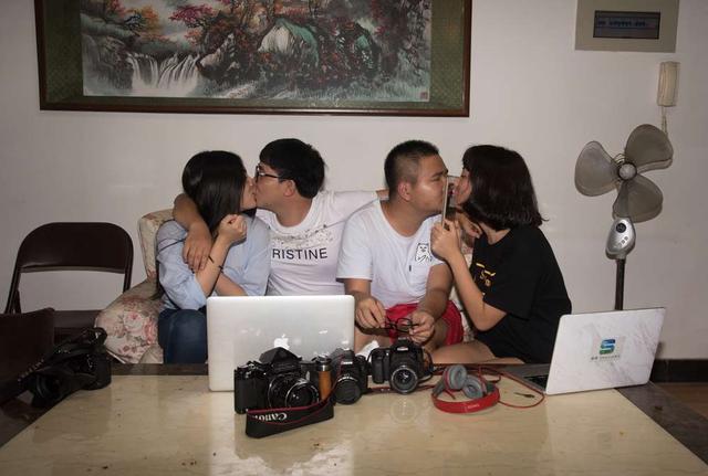 摄影师镜头下的合租男女