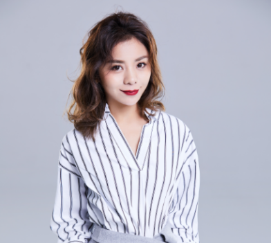 无论是记忆深处的《南方姑娘》,还是怀念青葱岁月的《少年锦时》,抑或