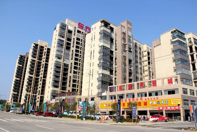 东方丽都二期临街商铺开售 仅40余铺