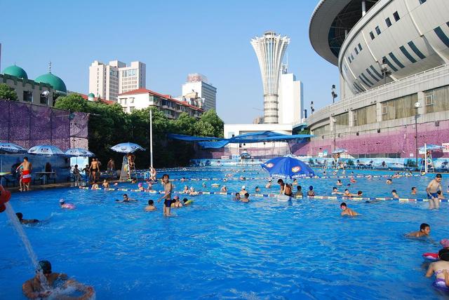 长沙25家游泳场所免费对中小学生开放