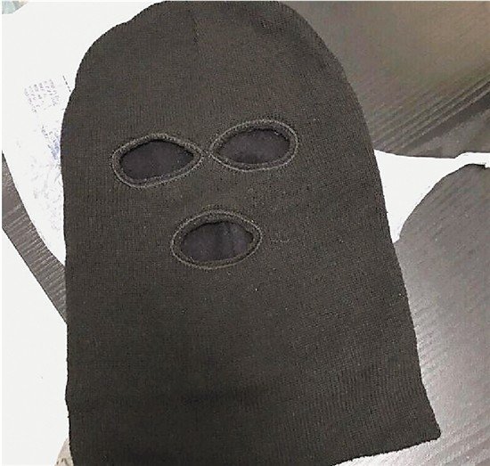 丁大伯的毛线头套.学校小学生遇到劫匪的事情,现在总算水落石出了.