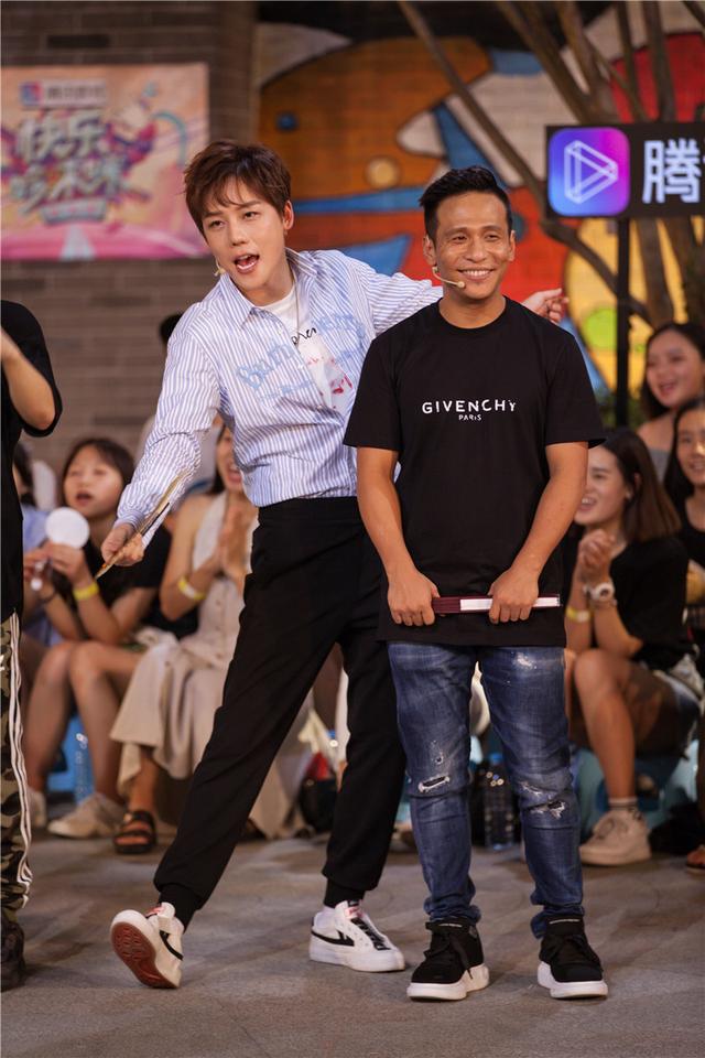 《快乐哆唻咪》宋小宝化身导演,拍出城市大片