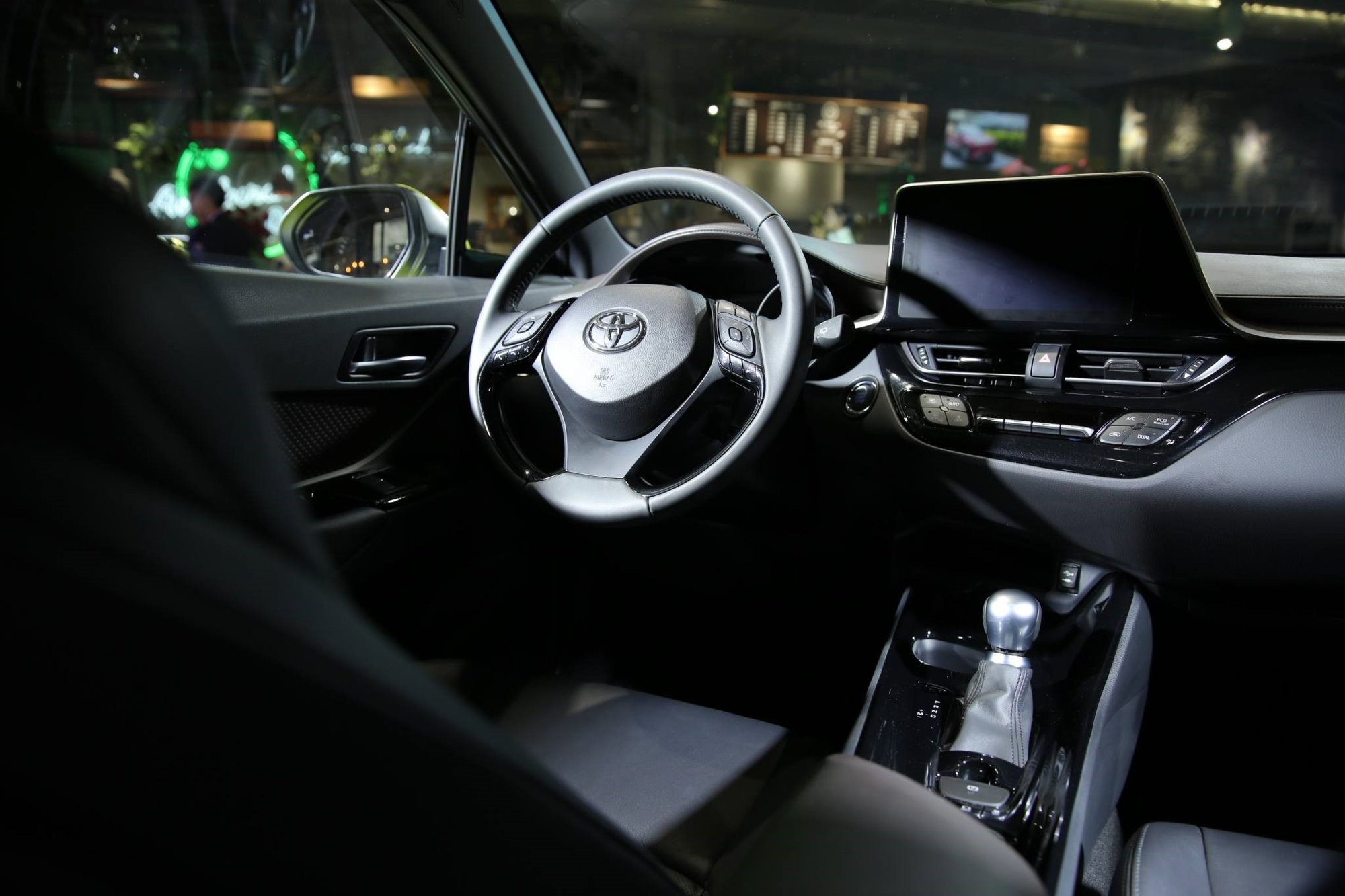 48万元起 广汽丰田c-hr越级而生