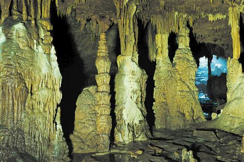怀化沅陵县发现天然溶洞群
