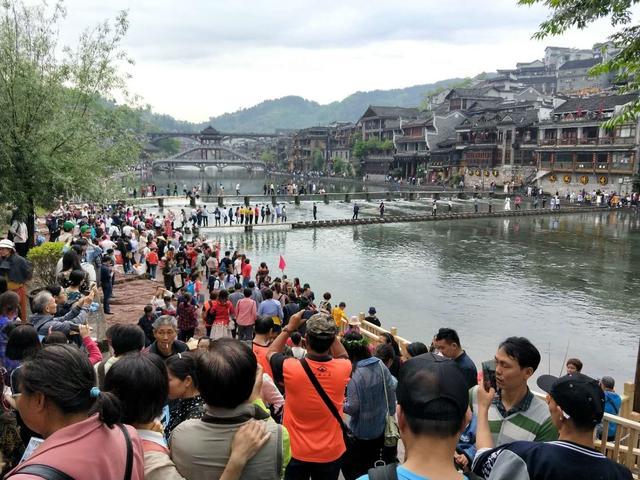 全省五一旅游总收入超百亿 自助游短线游成主流