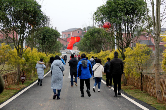 永州市首屆網絡文化節網媒網友來到上嶺橋鎮仁山村/唐超 攝