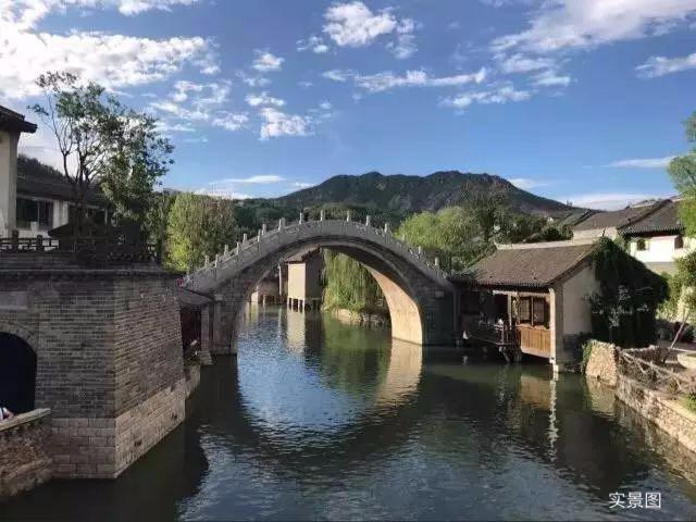 一山一水一座城 一景一墅一河谷