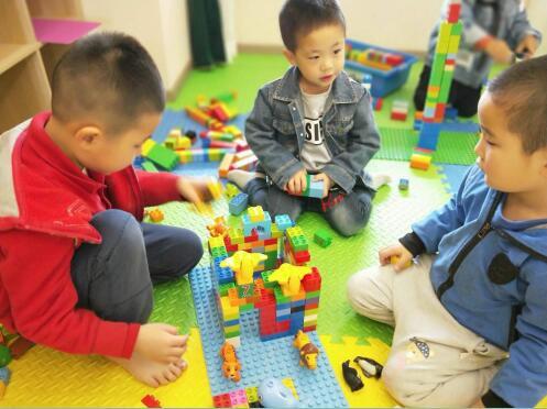 让教育触手可及 小孔雀成长中心正式启幕