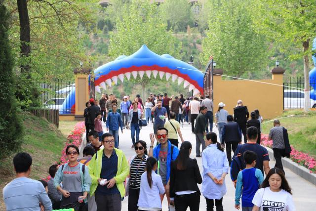首届海洋节完美落幕 五一天鹅湖掀购房热潮