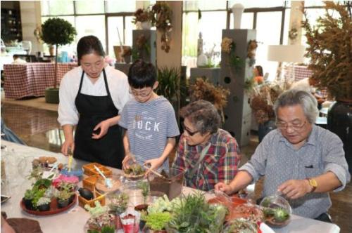 你在回京的人海里 我在惬意的花园中