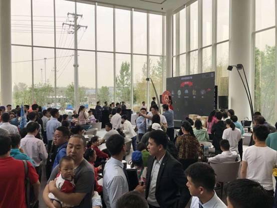 北五环最期待楼盘浪漫盛放千人挤爆售楼处