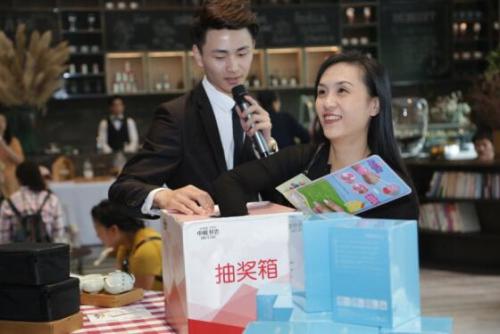 你在回京的人海里 我在惬意的花园中