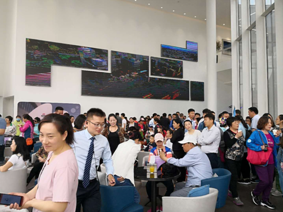 北五环最期待楼盘浪漫盛放千人挤爆售楼处