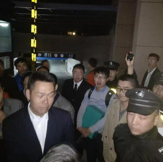 贵阳华润国际社区停车位现收费乱象 可能涉嫌销售欺诈及虚假宣传