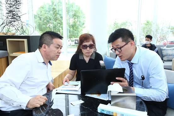 北五环最期待楼盘浪漫盛放千人挤爆售楼处