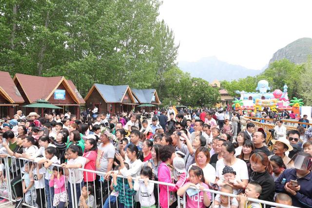 首届海洋节完美落幕 五一天鹅湖掀购房热潮