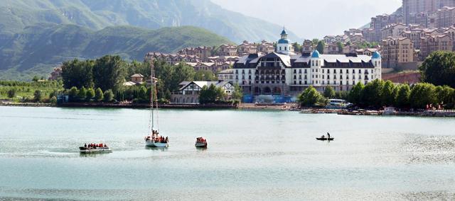 首届海洋节完美落幕 五一天鹅湖掀购房热潮