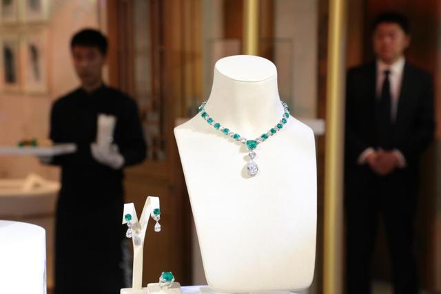 荣耀之夜 | 萧邦戛纳主题华筵 开启霄8品质生活之旅