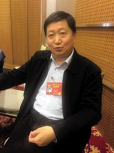 谭柯 李阳   北京报道   昨日,全国政协委员,重庆市林业局副局长张洪