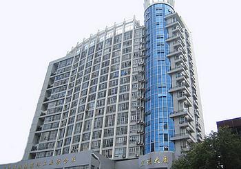 福州置福大厦高龄电梯更换遇阻